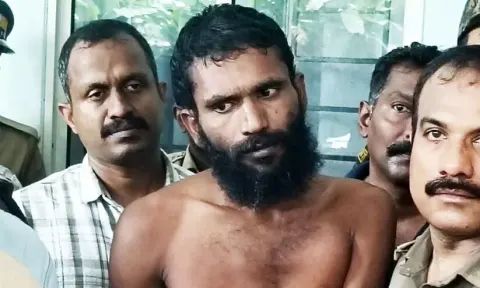 ജനം ടിവിയ്ക്ക് ചാര്‍ളി തോമസ്, മറ്റുളളവര്‍ക്ക് ഗോവിന്ദച്ചാമി, കോടതി രേഖകളില്‍ ഗോവിന്ദ സ്വാമി