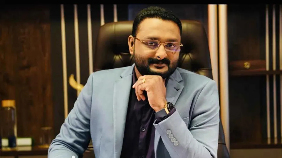 ‘മനോരമ, മാതൃഭൂമി, മാധ്യമം, മീഡിയവണ്‍, ഏഷ്യാനെറ്റ് എല്ലാവരും ആന്റോയേ  ഇല്ലാതാക്കാന്‍ ശ്രമിച്ചു. ജനവും ജന്മഭൂമിയും ദേശാഭിമാനിയും കൈരളിയും നികേഷ് കുമാറും മാത്രമാണ് പിന്തുണച്ചത്’ വൈറലായി കുറിപ്പ്